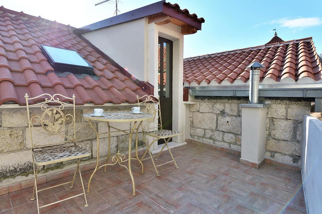 Apartments Mirabella Omis Room photo