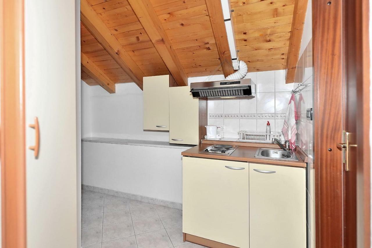 Apartments Mirabella Omis Exterior photo
